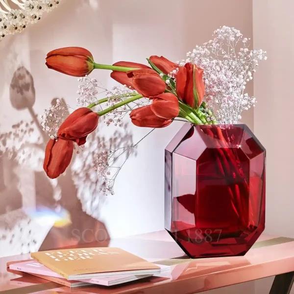 baccarat octogone red crystal vase