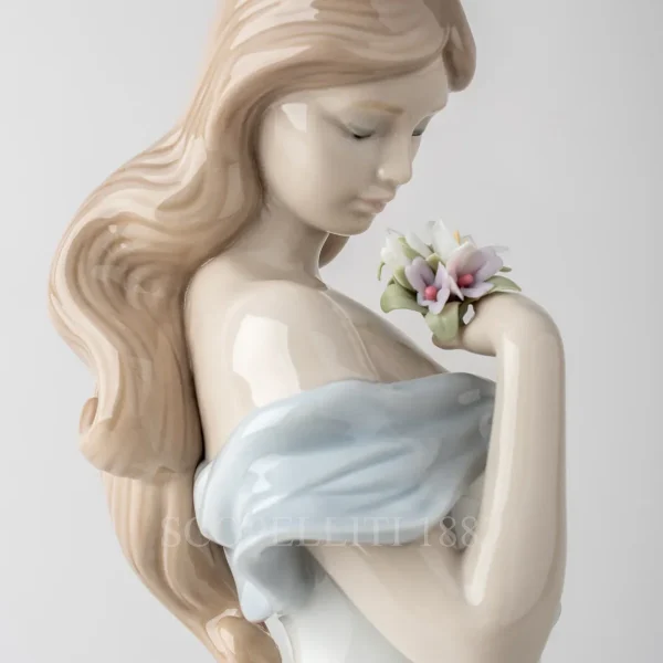 lladro a flowers whisper woman porcelain figurine