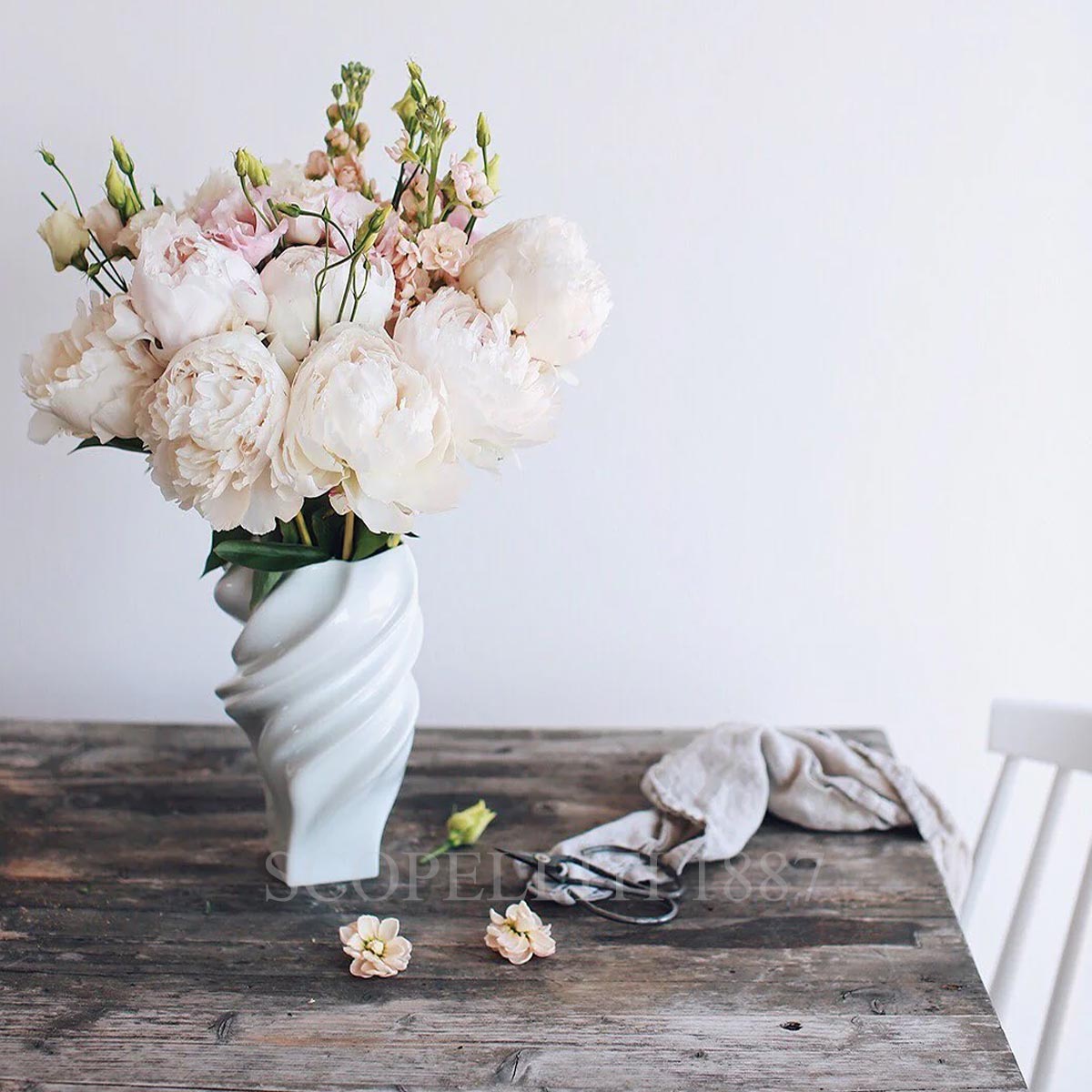 white vase rosenthal studio line squall small