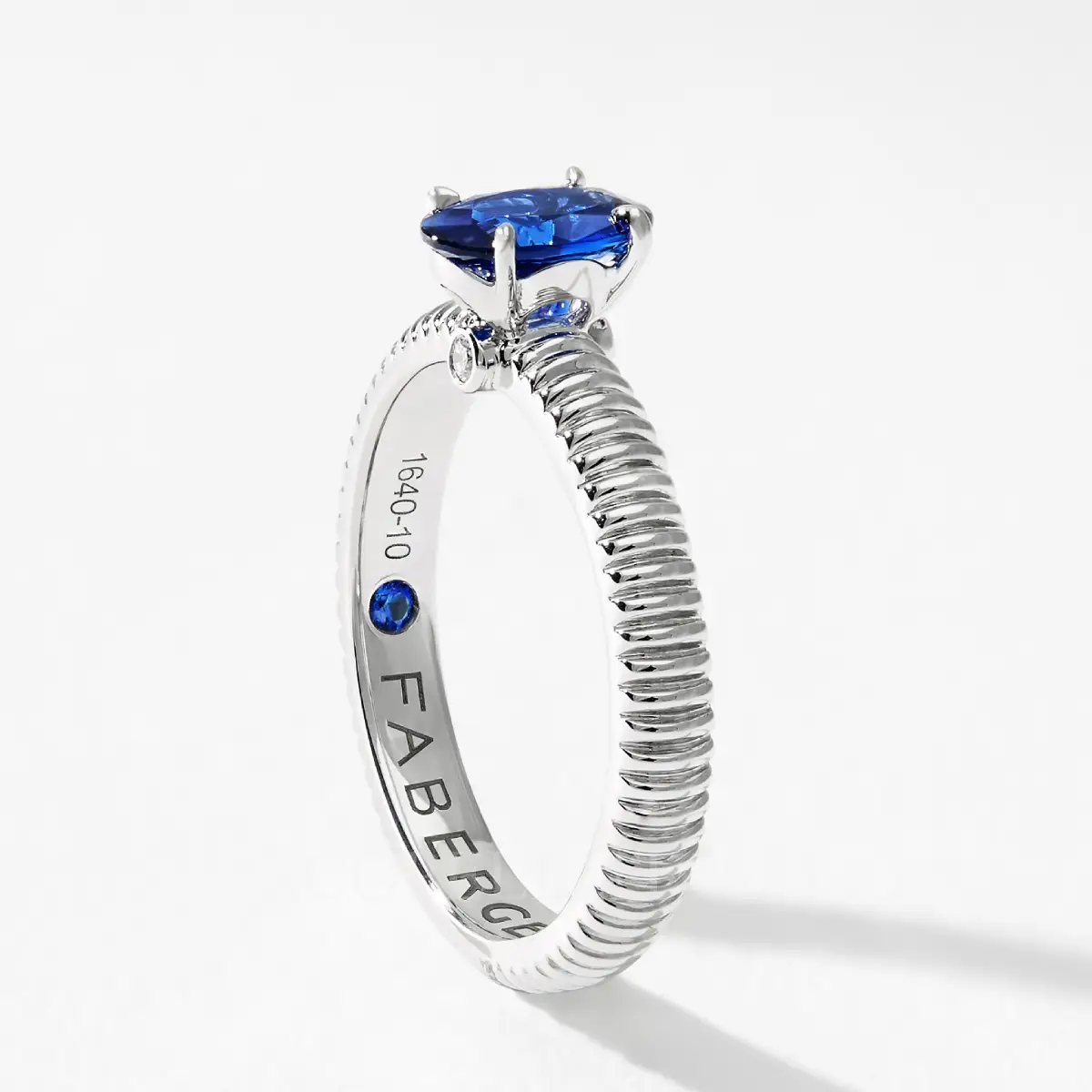 Fabergé White Gold Solitaire Ring with Large Blue Sapphire - Image 2