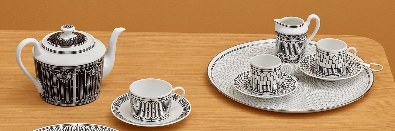 hermes h deco tea cup and suasecr with teapot