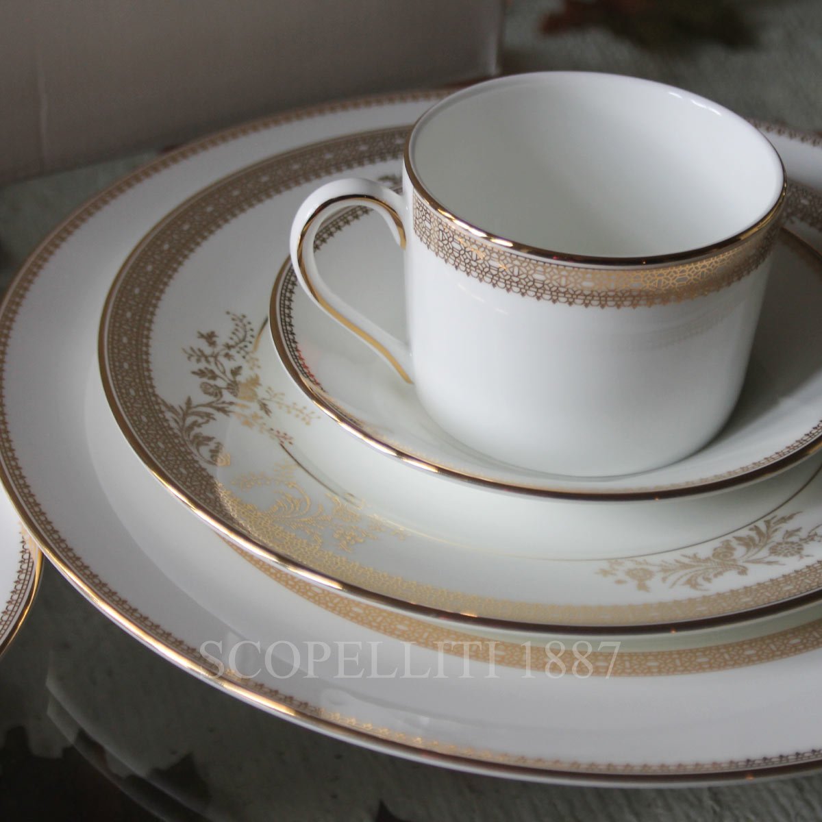 wedgwood vera lace gold tea cup presentation