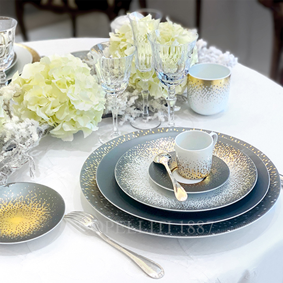 haviland souffle d'or table setting