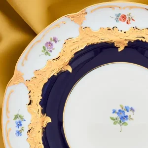 meissen strewn flowers plate in porcelain