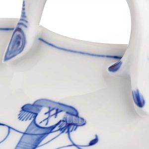 meissen blue onion candy dish detail