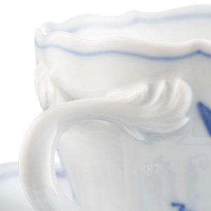 meissen blue onion espresso cup detail