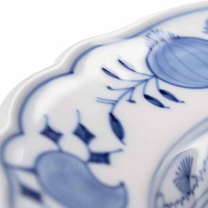 meissen blue onion soup plate detail