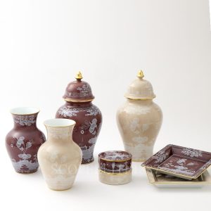 Ginori 1735 Oriente Italiano Meringue and Brown Ming Vase