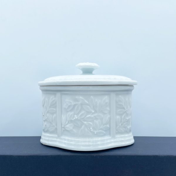 bernardaud louvre sugar box