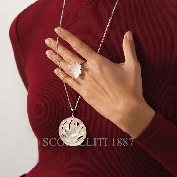 lalique fleur de neige pendant crystal