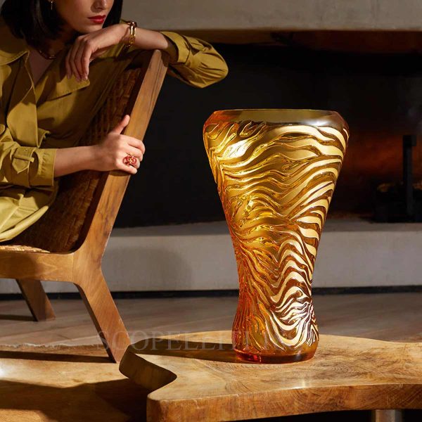 lalique tigre vase crystal