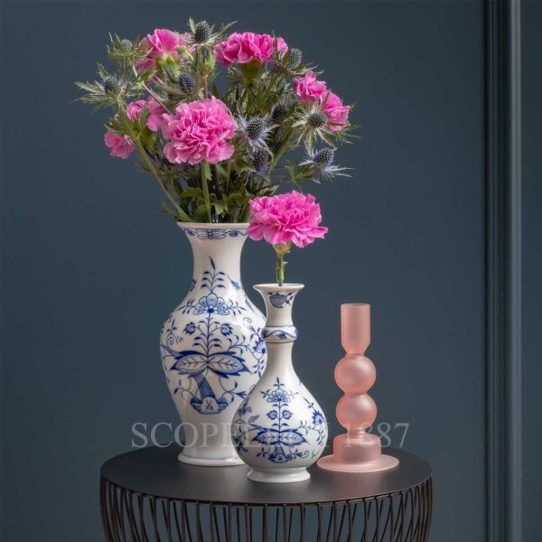 meissen blue onion vase view