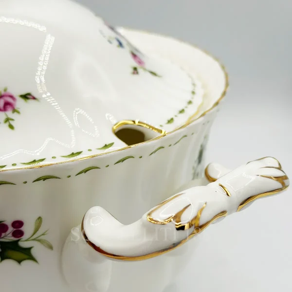 royal albert soup tureen details