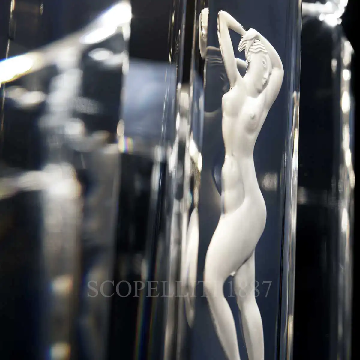 lalique serene table lamp figurines details