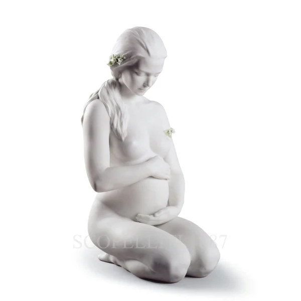 lladro a new lif figurine