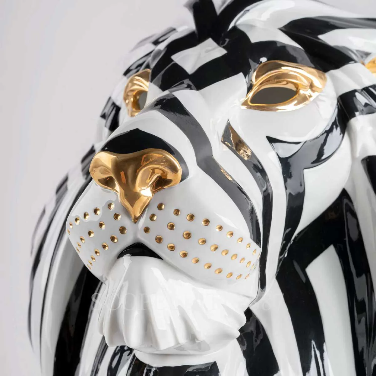 lladro fierce potraits lion mask porcelain