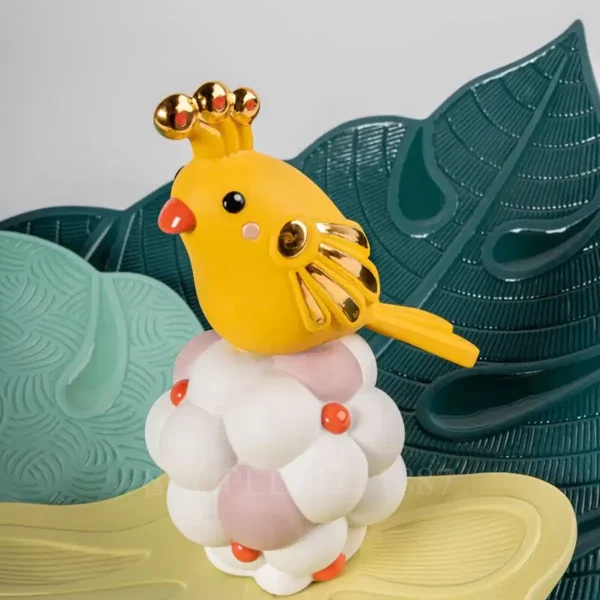 lladro utopical centerpiece with bird detail