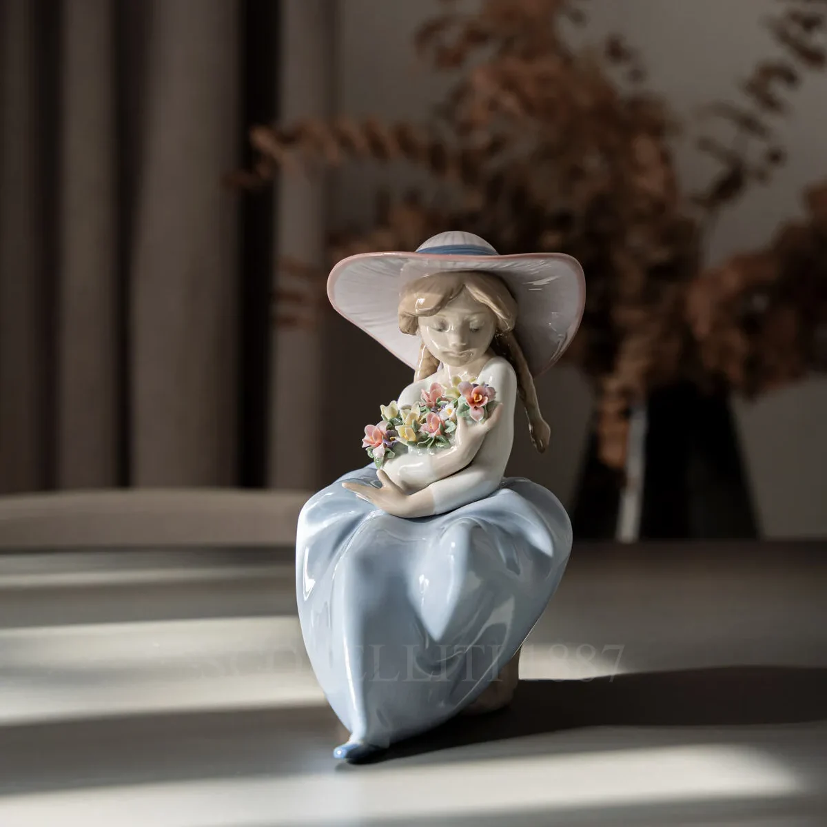 lladró fragrant bouquet girl porcelain figurine