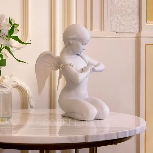 lladro heavenly heart angel figurine