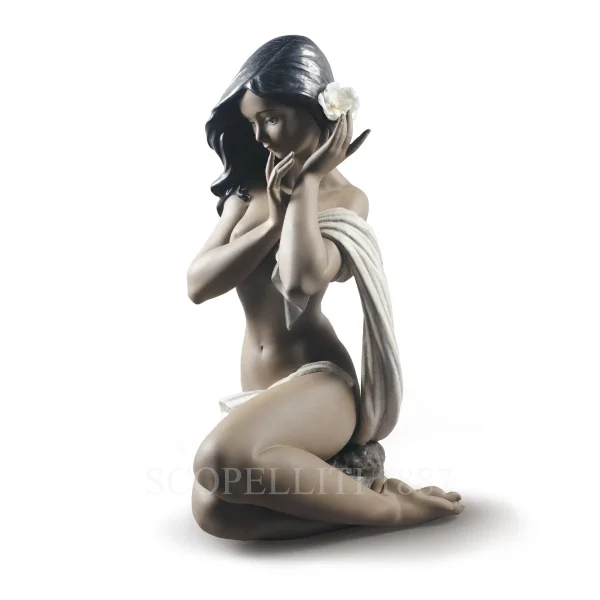 lladró subtle moonlight woman porcelain figurine limited edition